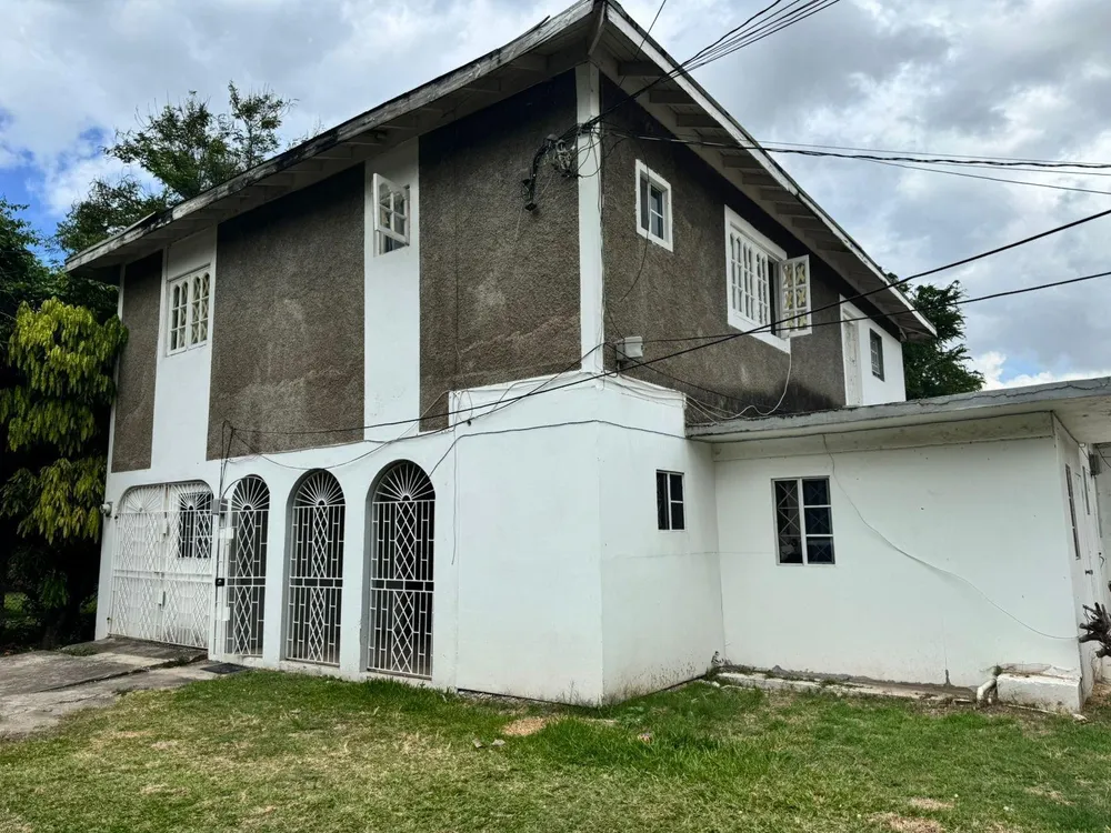 UNIVERSITY CRESCENT, KGN Kingston  St. Andrew