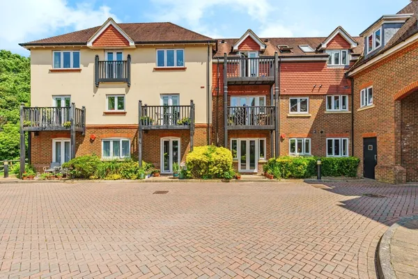 Copthorne Common Road, Copthorne, Cra...