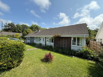 2 Maes-Y-Felin, Llanrhystud, SY23