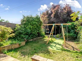 Sittingbourne Avenue, Enfield thumb 2