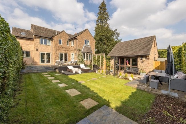 The Homestead, Bladon property thumbnail