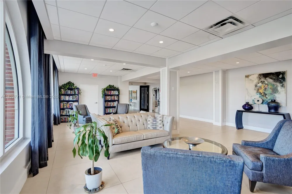 1180 S Ocean Blvd, Boca Raton, FL 33432