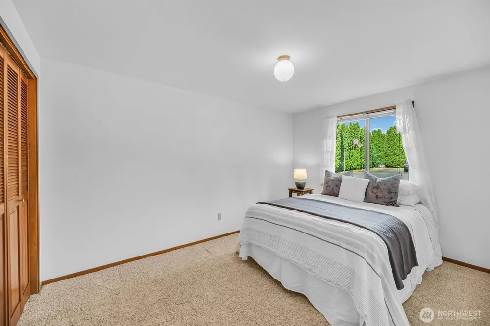 623 SW 122nd St, Seattle, WA 98146