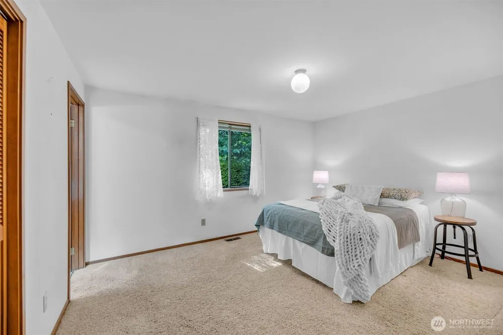 623 SW 122nd St, Seattle, WA 98146