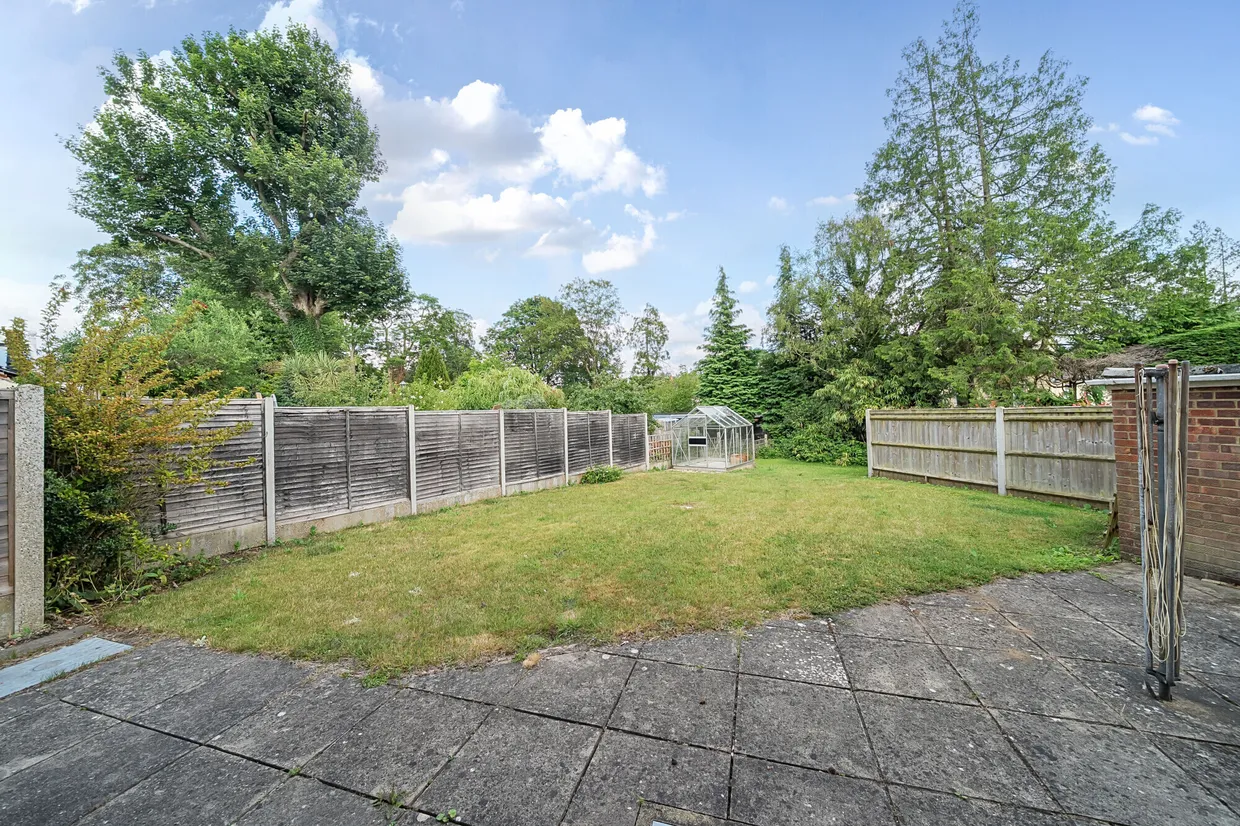 The Grove, Camberley, GU16 photo 2