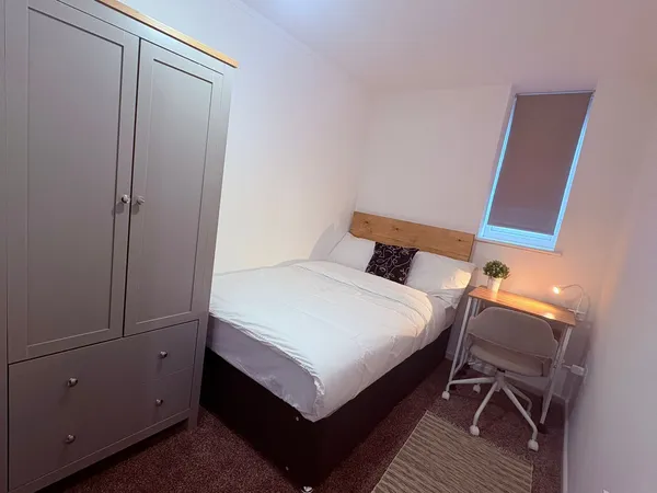 Room 4, Parsonage Street