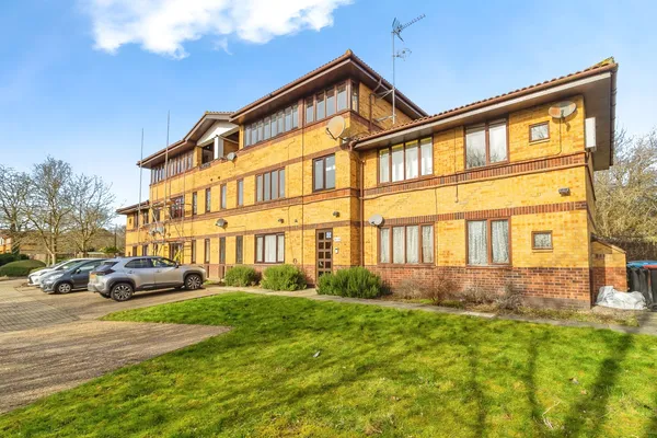 Mayer Gardens, Shenley Lodge, Milton ...
