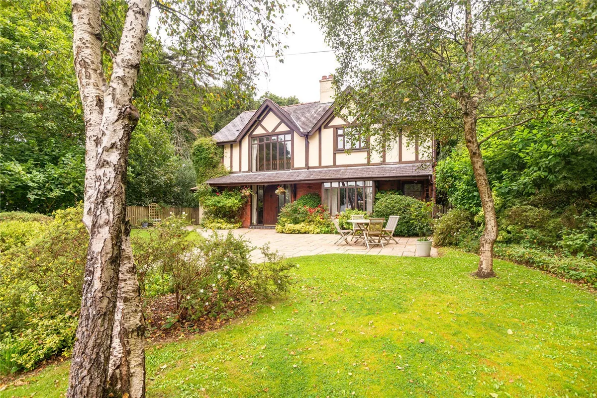 Y Felinheli, Gwynedd, LL56
