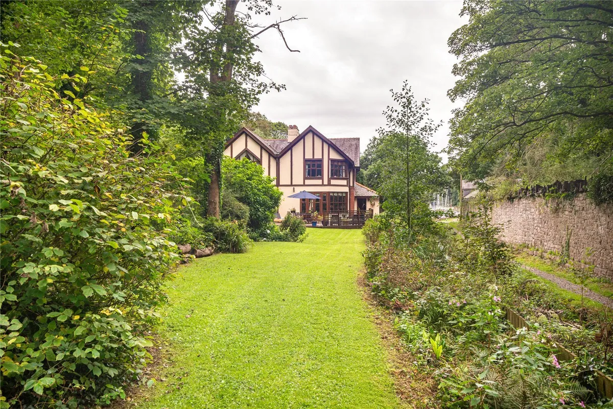Y Felinheli, Gwynedd, LL56