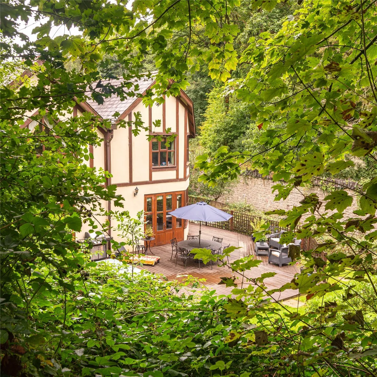 Y Felinheli, Gwynedd, LL56