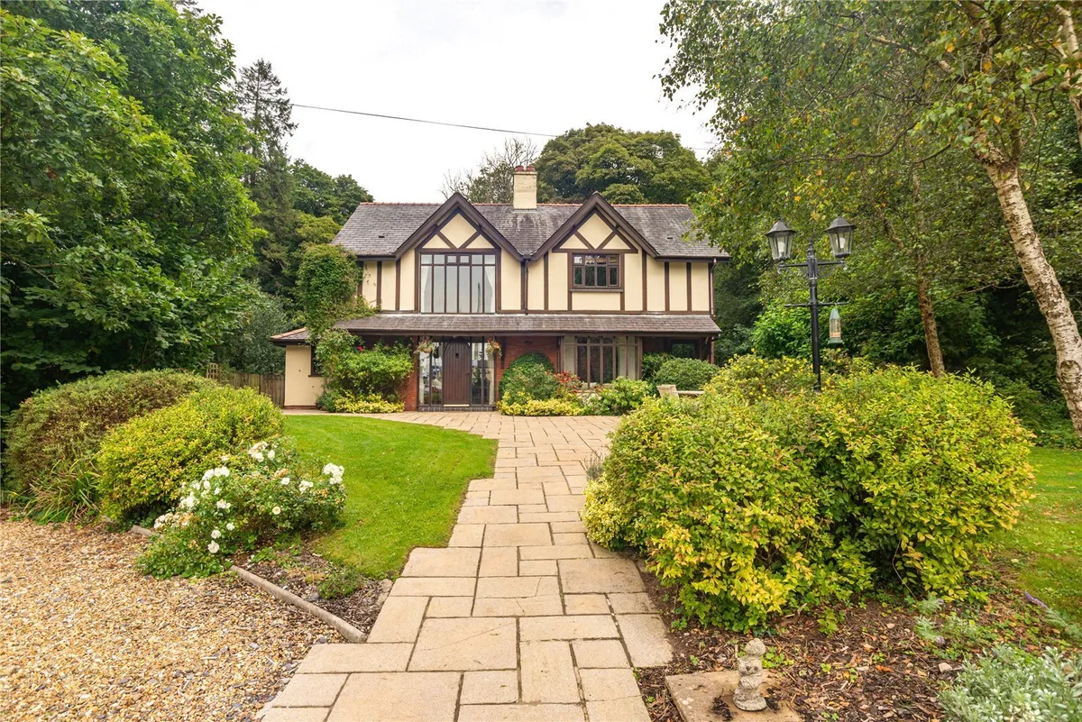 Y Felinheli, Gwynedd, LL56