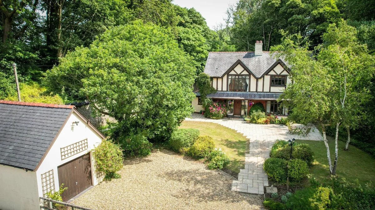 Y Felinheli, Gwynedd, LL56