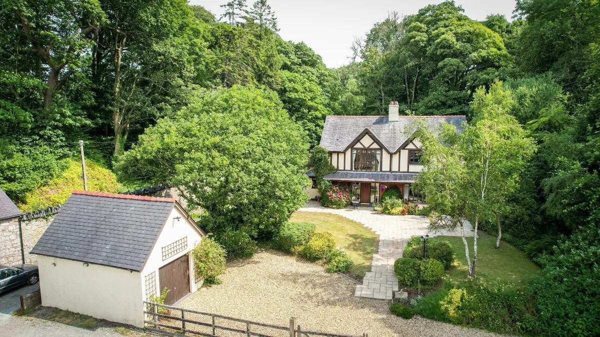 Y Felinheli, Gwynedd, LL56