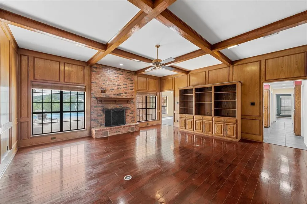 8216 Teakwood Dr, Woodway, TX 76712