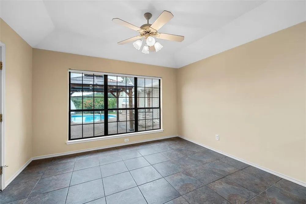 8216 Teakwood Dr, Woodway, TX 76712