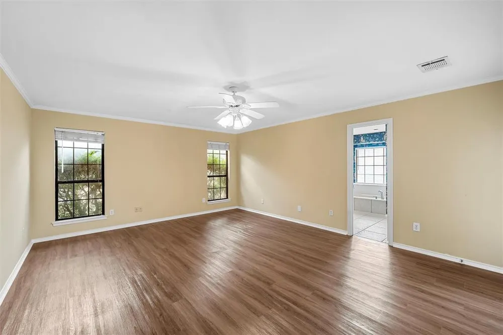8216 Teakwood Dr, Woodway, TX 76712