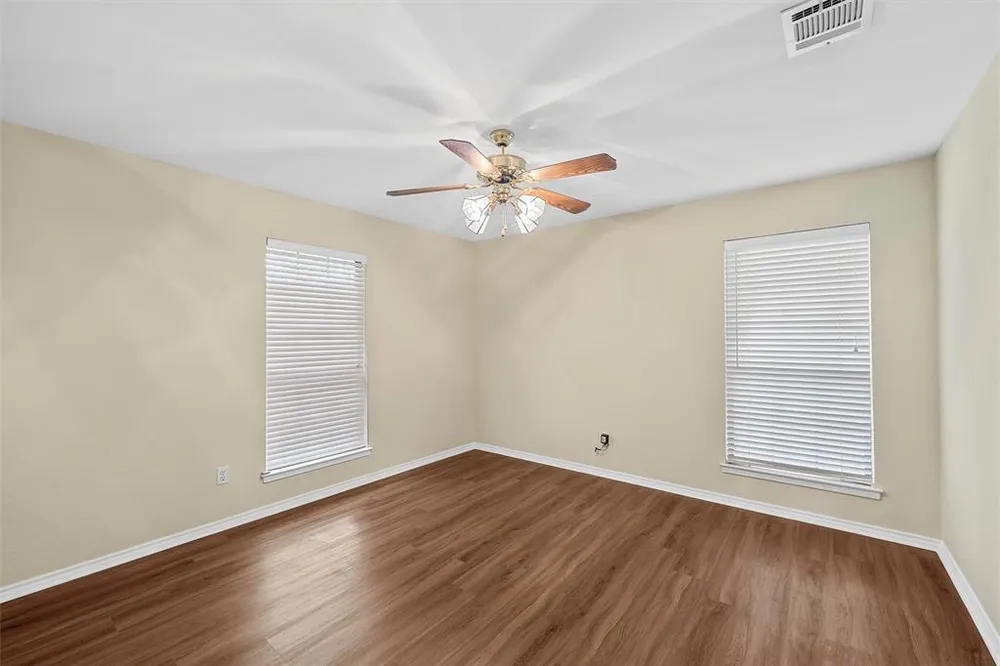 8216 Teakwood Dr, Woodway, TX 76712