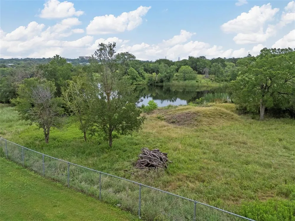 8216 Teakwood Dr, Woodway, TX 76712