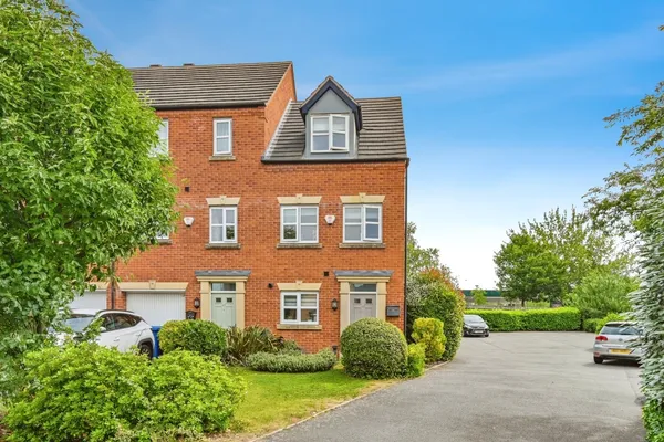 Lowes Drive, Tamworth, Staffordshire,...
