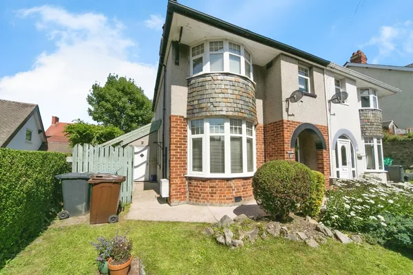 Mountain Road, Conwy, LL32