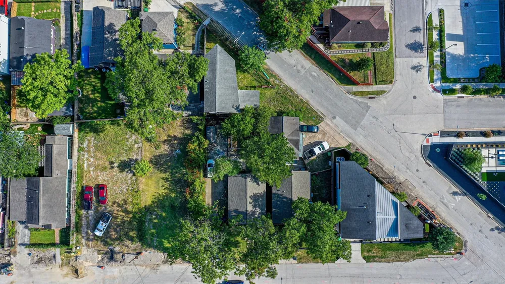 1110 E 27th St, Houston, TX 77009