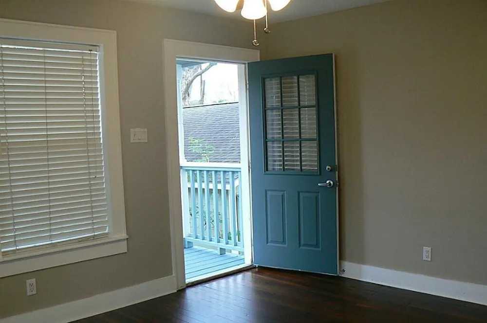 1110 E 27th St, Houston, TX 77009