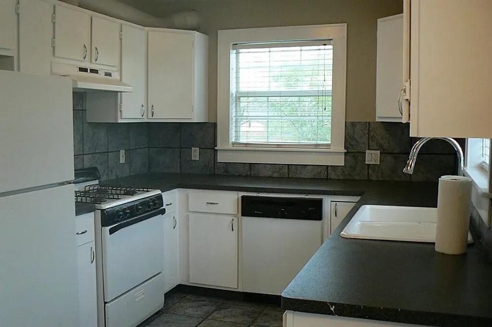 1110 E 27th St, Houston, TX 77009