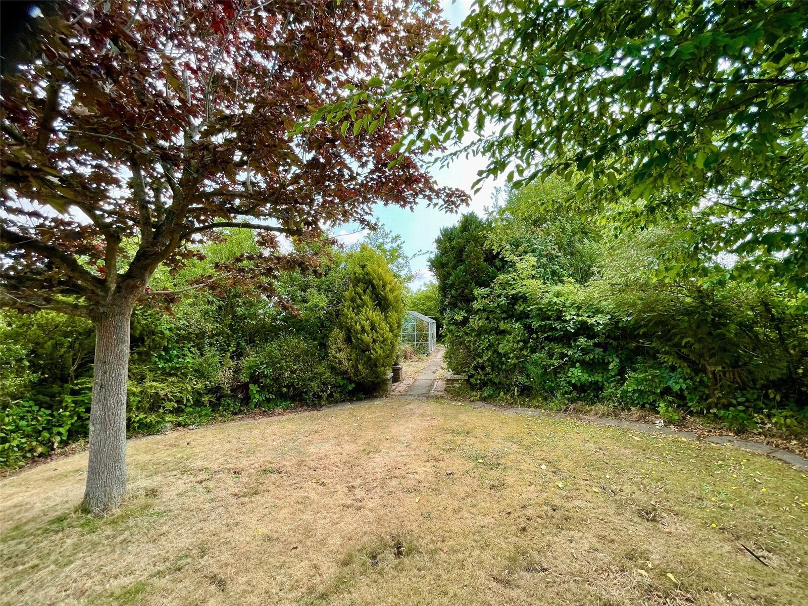 Thorndon Park Crescent, Leigh-on-Sea, Essex, SS9 Image 4