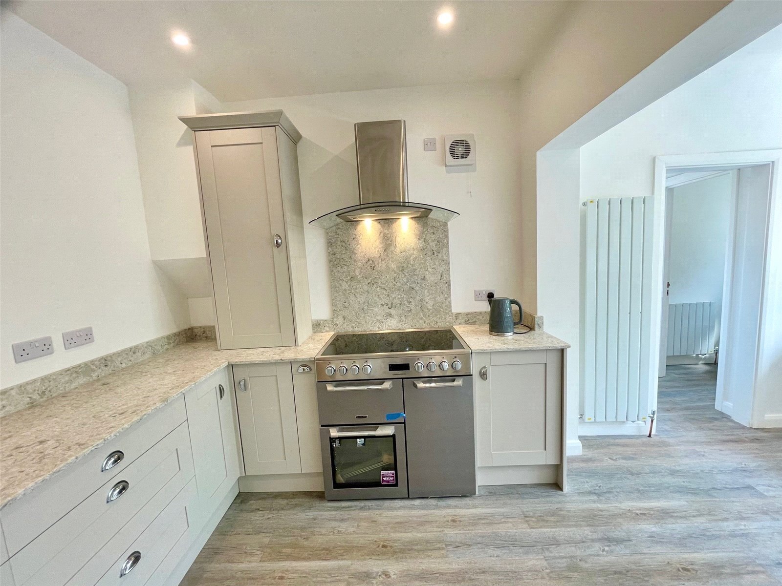 Thorndon Park Crescent, Leigh-on-Sea, Essex, SS9 Image 7