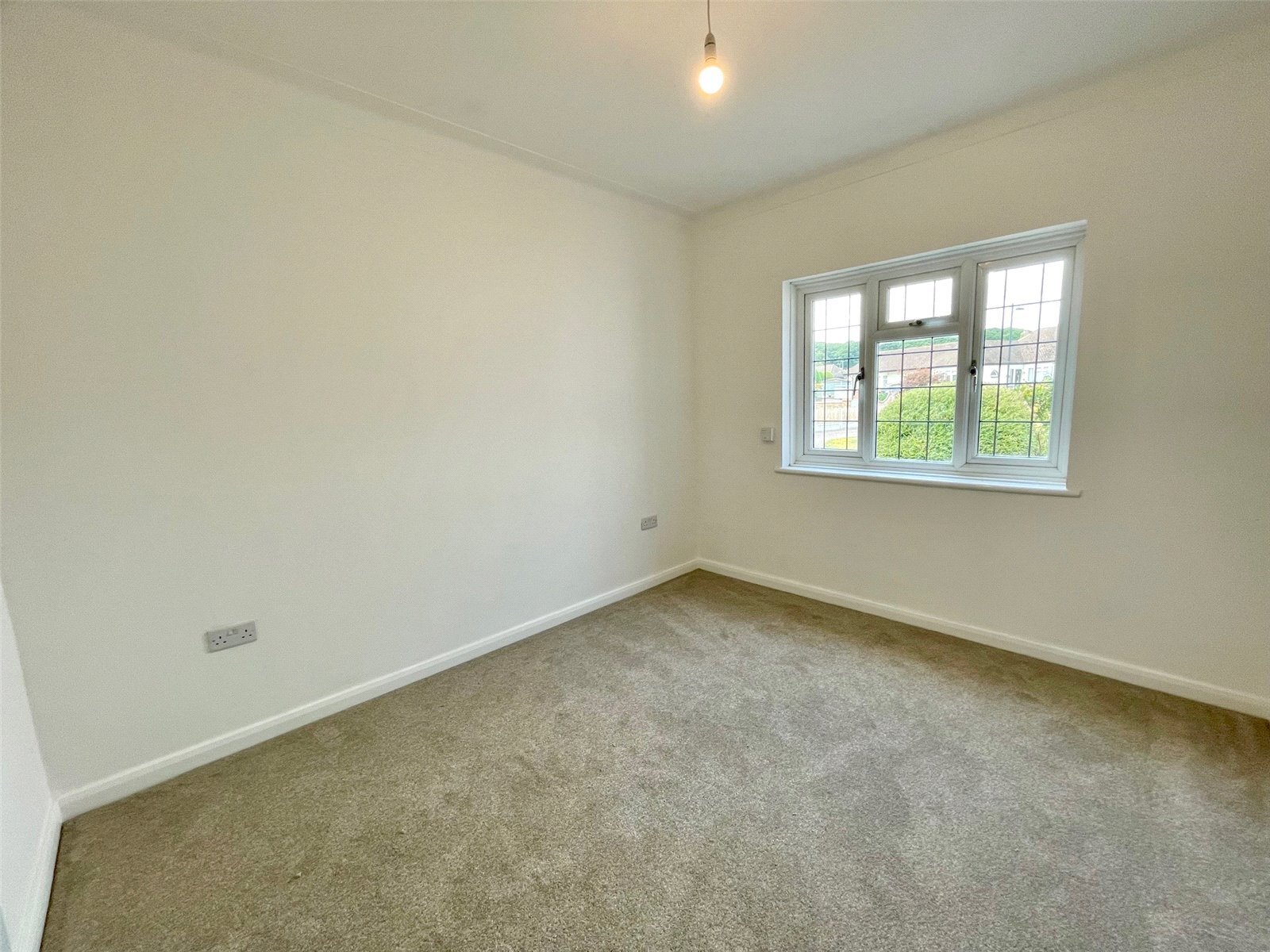 Thorndon Park Crescent, Leigh-on-Sea, Essex, SS9 Image 17