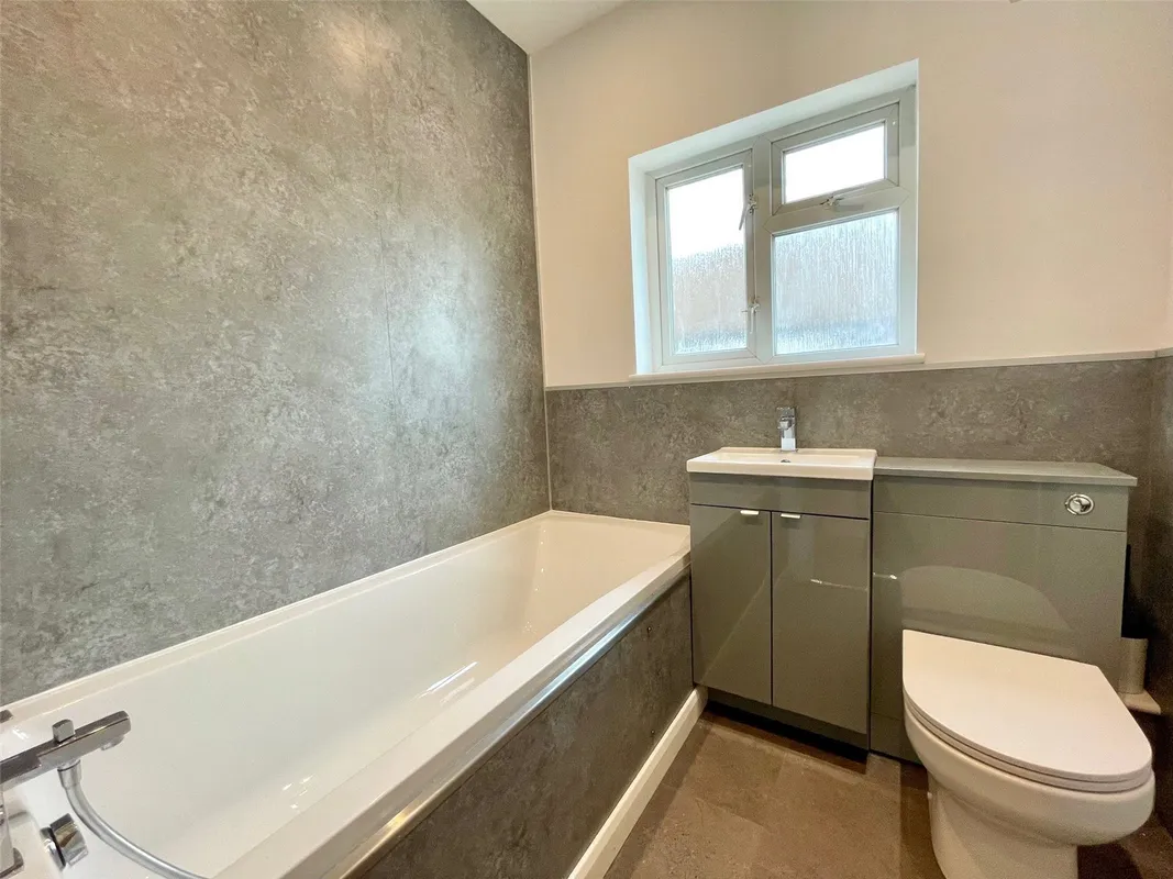 Thorndon Park Crescent, Leigh-on-Sea, Essex, SS9