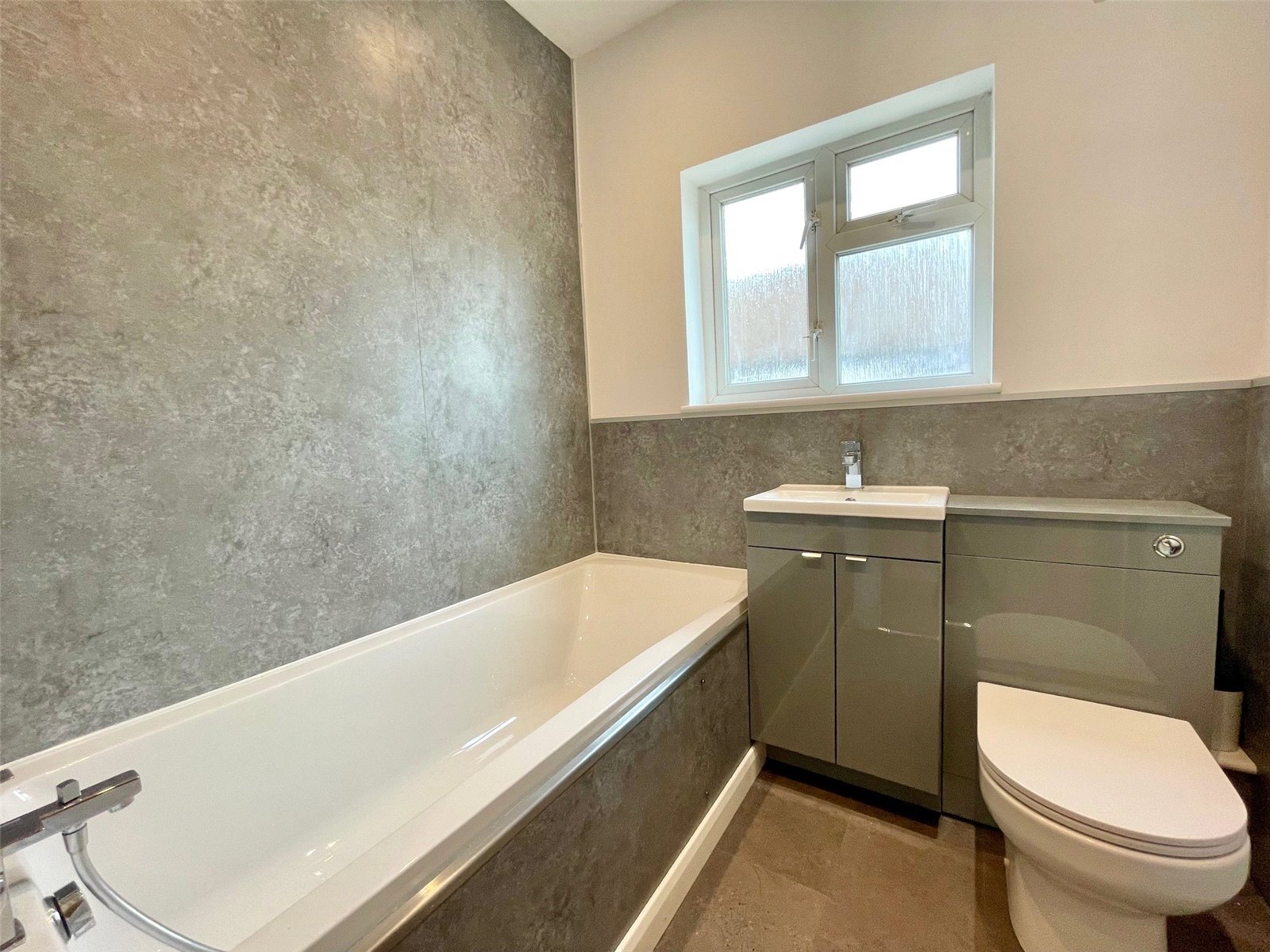 Thorndon Park Crescent, Leigh-on-Sea, Essex, SS9 Image 19