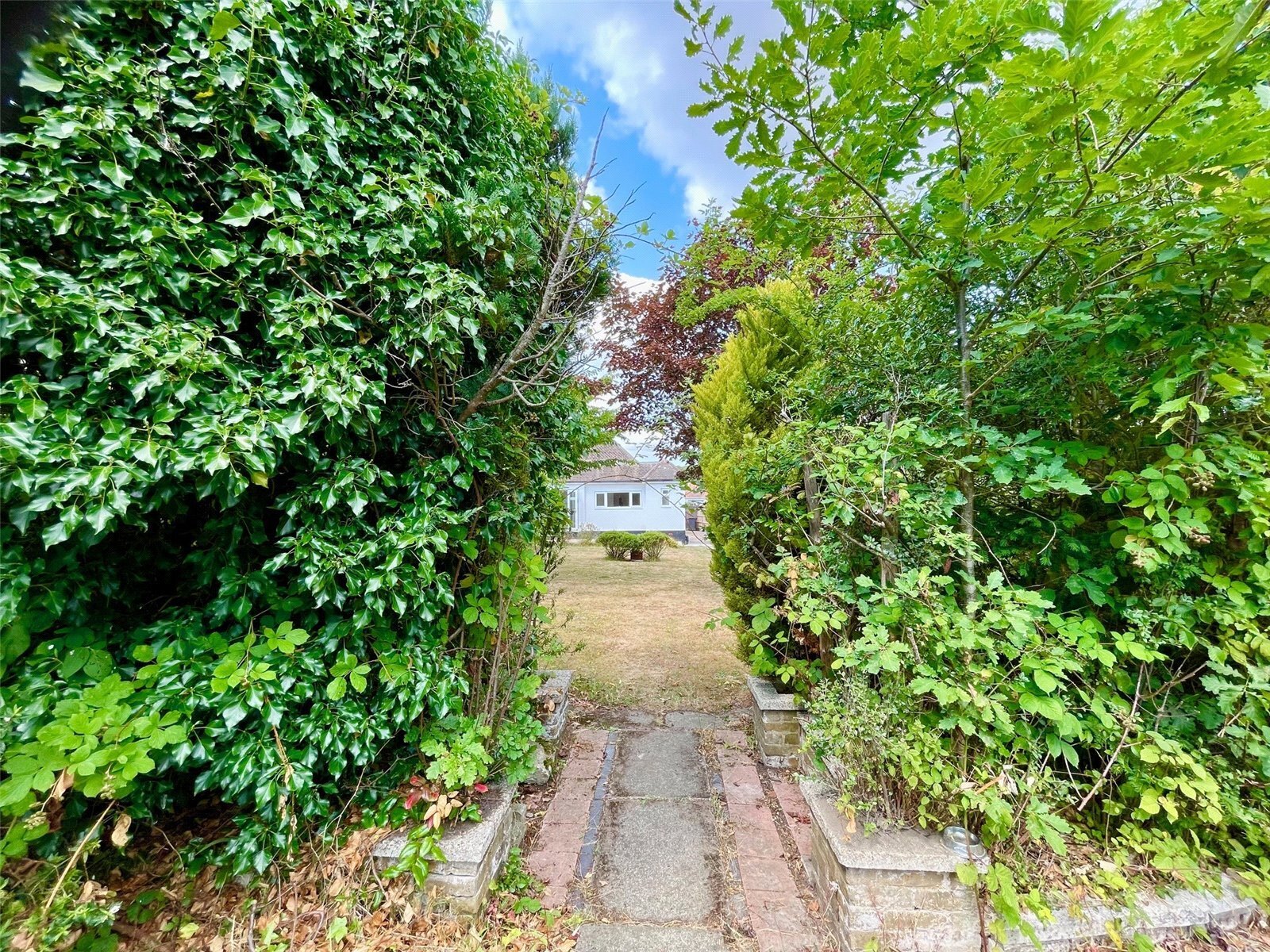 Thorndon Park Crescent, Leigh-on-Sea, Essex, SS9 Image 22