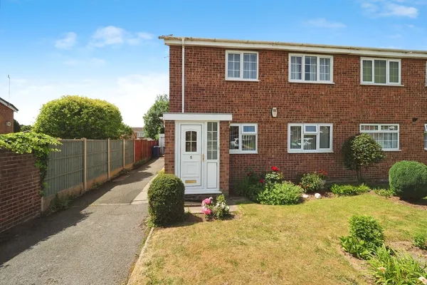 Mayfield Road, Burton-on-Trent, Staff...