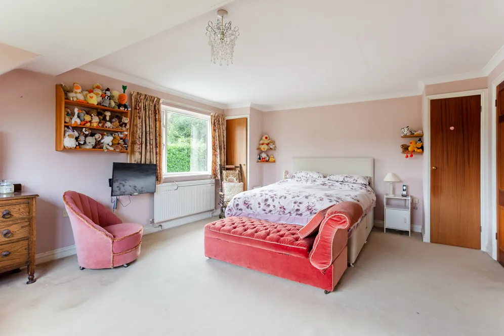 Steepways, Hindhead, GU26 photo 8