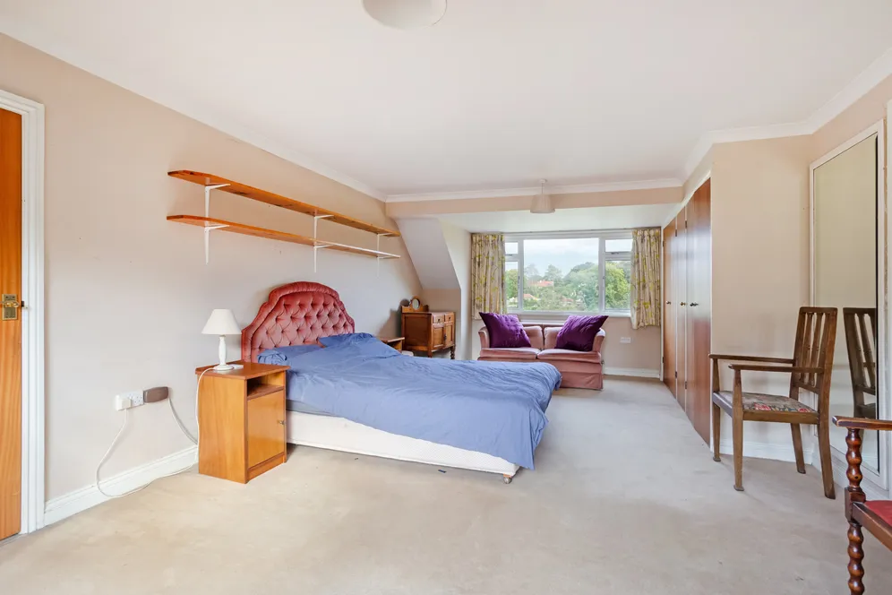Steepways, Hindhead, GU26 photo 9