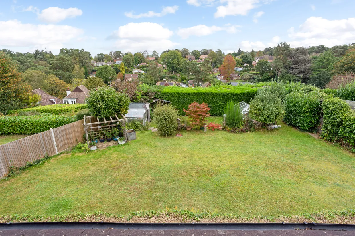 Steepways, Hindhead, GU26 photo 15