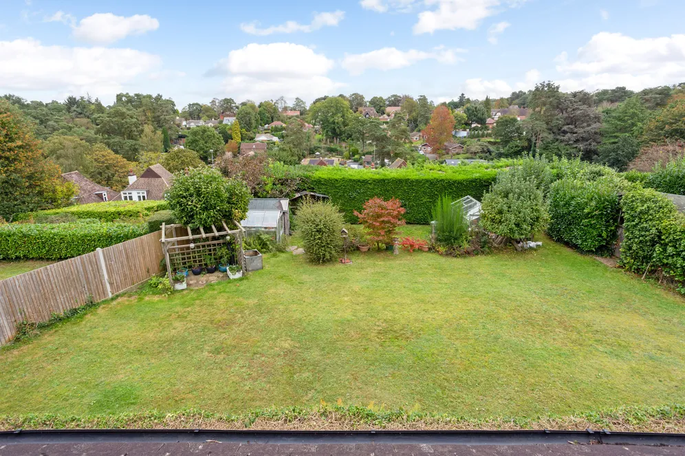 Steepways, Hindhead, GU26 photo 15