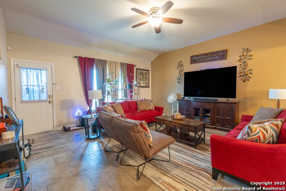 6215 Campfire Cove, Converse, TX 78109