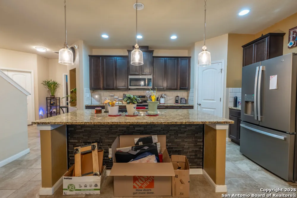 6215 Campfire Cove, Converse, TX 78109