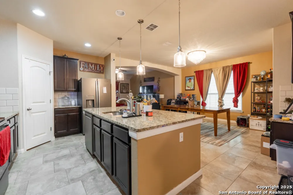 6215 Campfire Cove, Converse, TX 78109