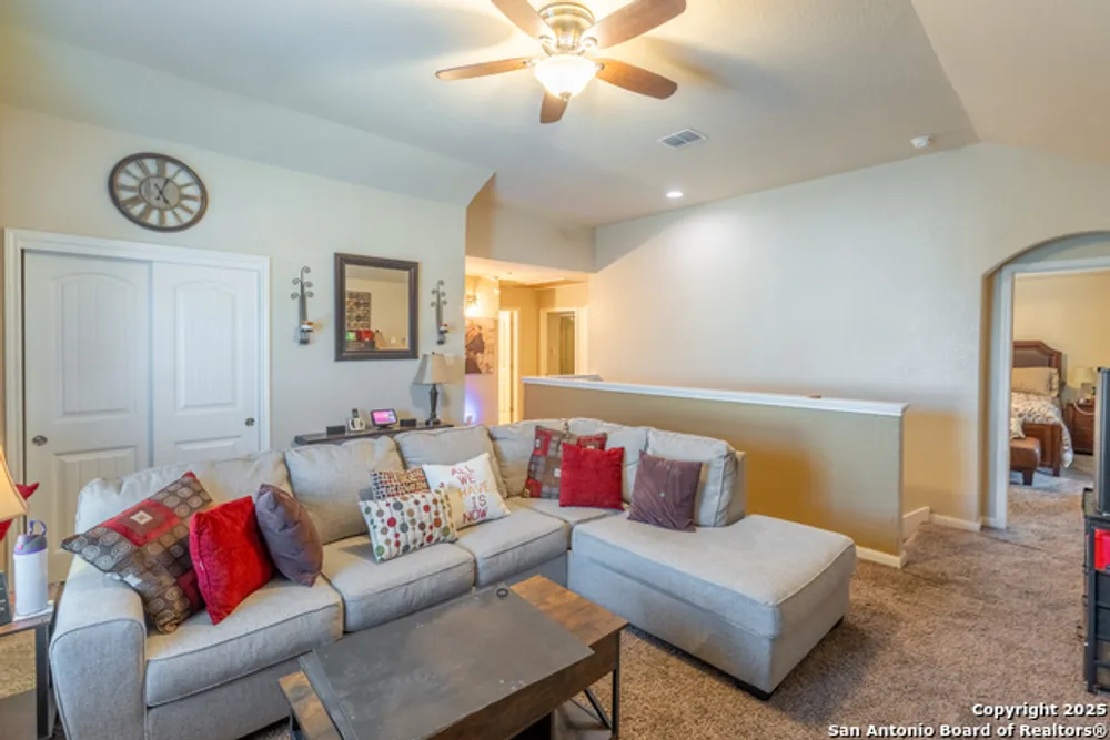 6215 Campfire Cove, Converse, TX 78109