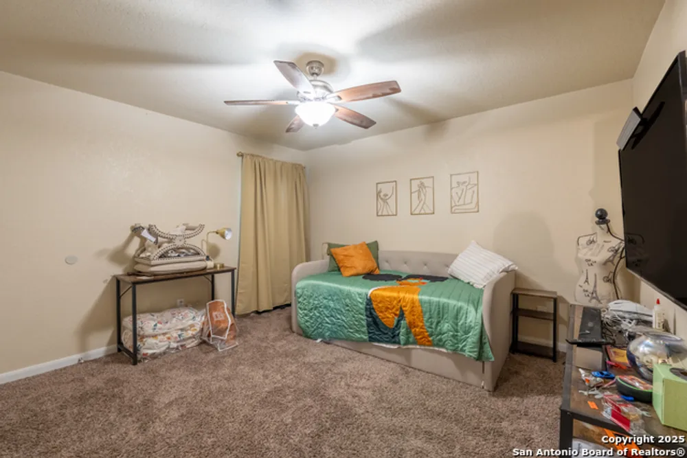 6215 Campfire Cove, Converse, TX 78109