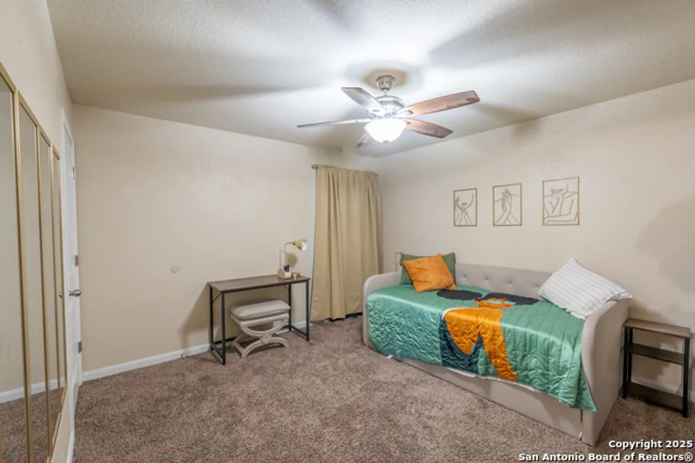 6215 Campfire Cove, Converse, TX 78109