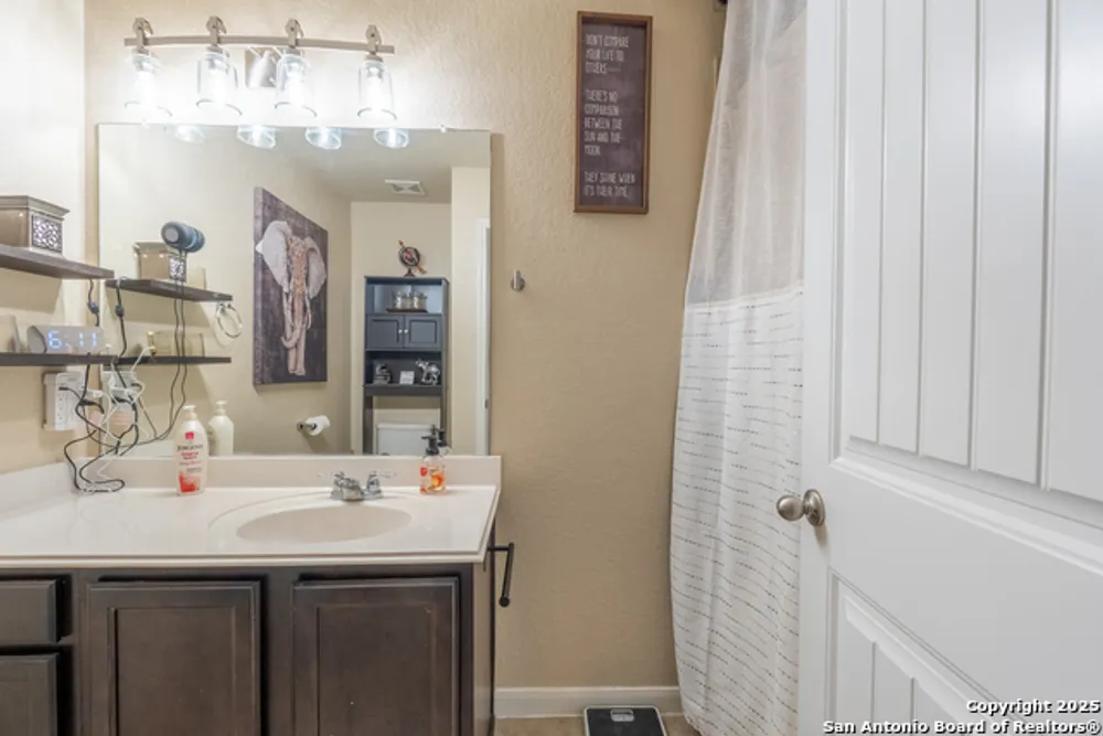 6215 Campfire Cove, Converse, TX 78109