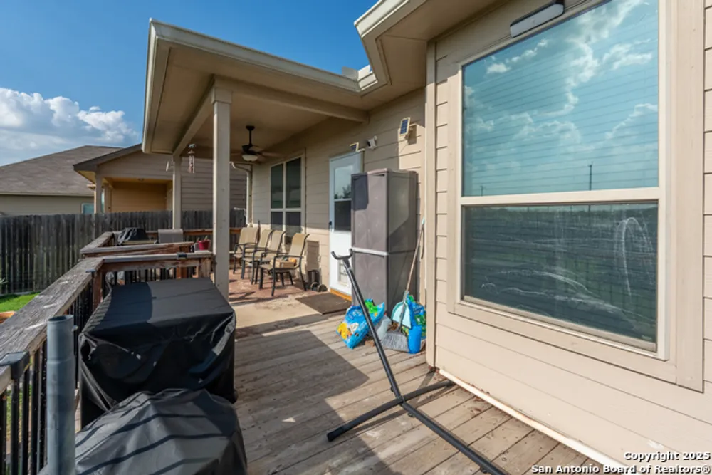 6215 Campfire Cove, Converse, TX 78109