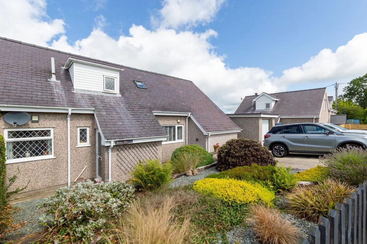 Tan Yr Allt, Rhostryfan, Gwynedd, LL54