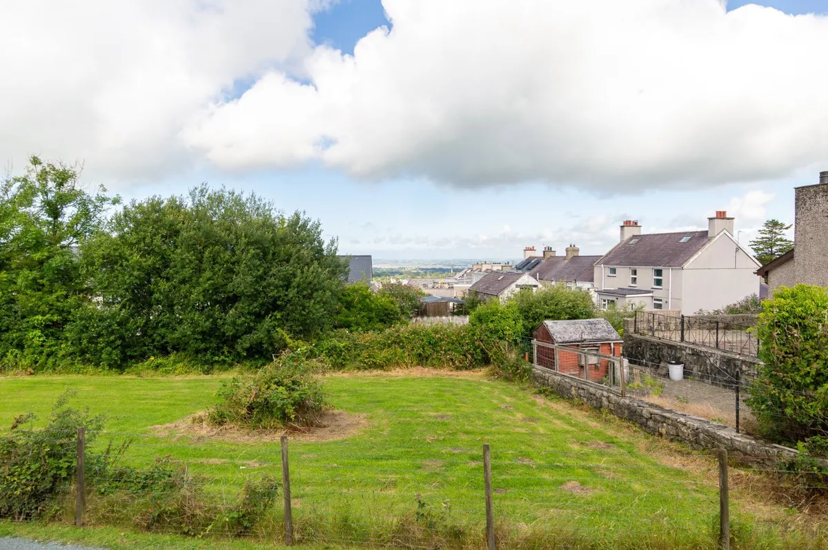 Tan Yr Allt, Rhostryfan, Gwynedd, LL54