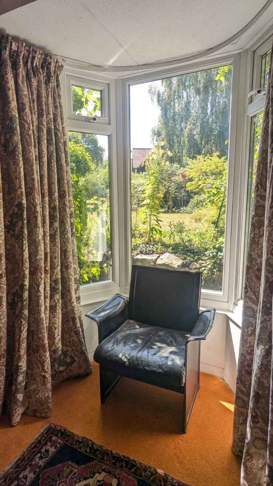 https://mr0.homeflow-assets.co.uk/files/photo/image/45356/5709/_x_/50981810.jpg