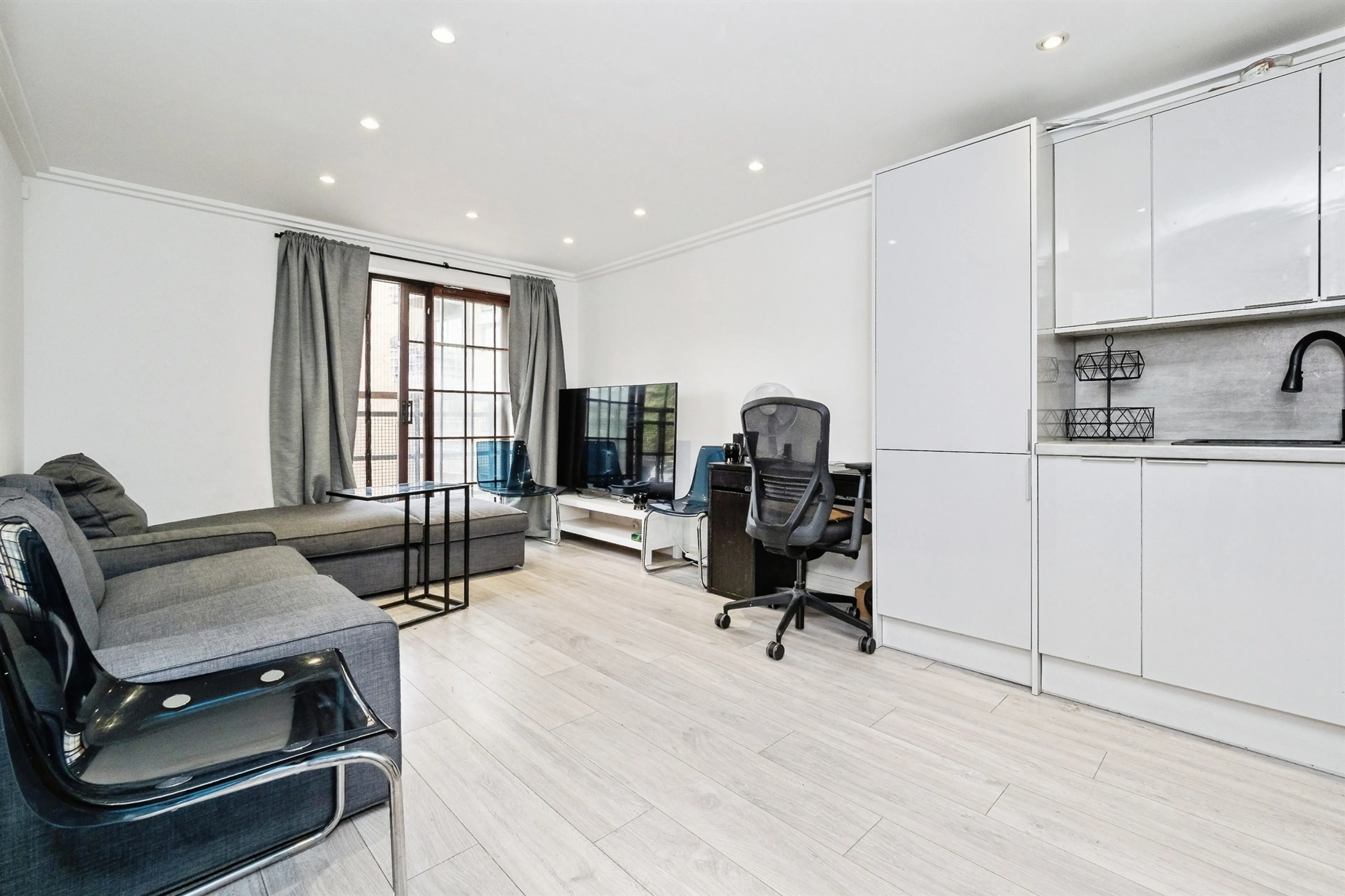 Property at Abbey Road, Barking